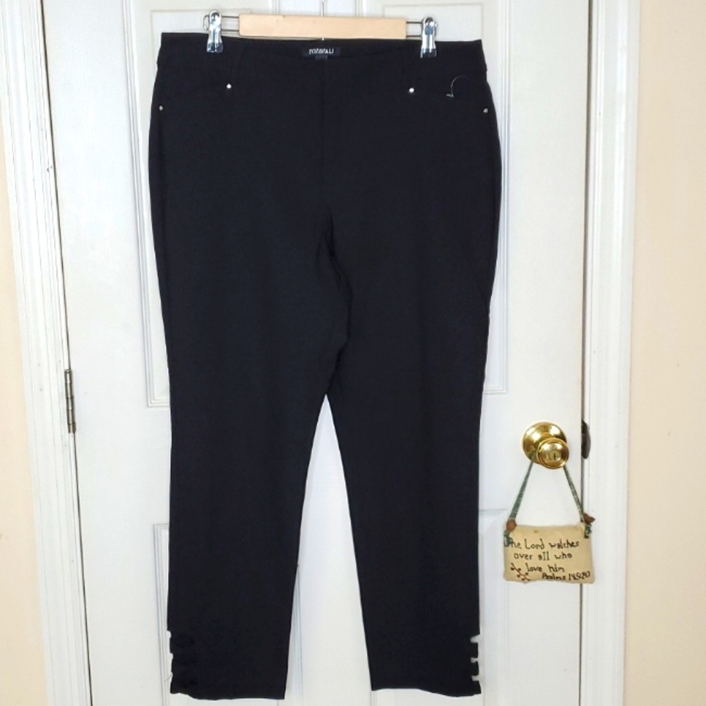 Roz & Ali black Embellished Pants